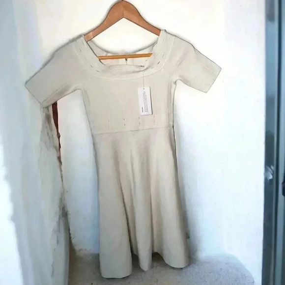 Guess Dresses & Skirts - NWT Guess White XS Short Sleeve Dress  Peplum XS